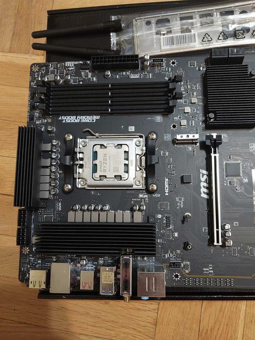 AMD Ryzen 5 7600X + MSI Pro B650-S Wi-Fi