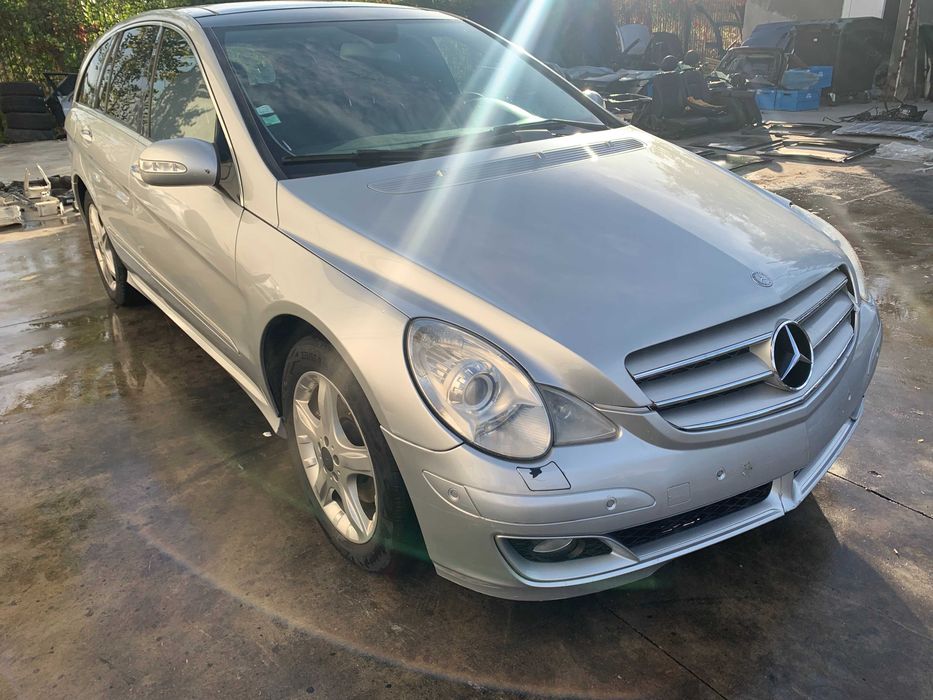Dezmebrez Mercedes R320CDI /BARA/FARURI/CAPOTA/aripa/oglinda/stop