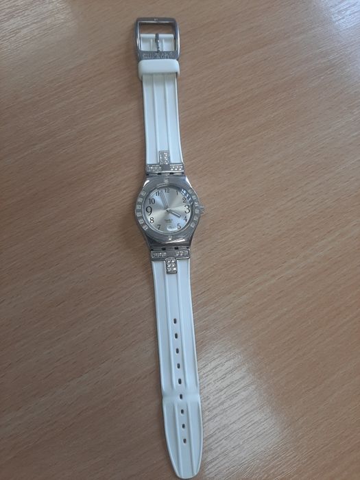 Ceas de damă Swatch Irony (Swiss Made) – Carcasă inox, detalii cristale

 Swiss Mad