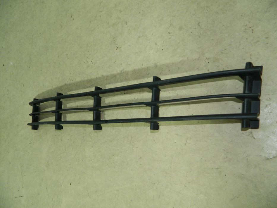 Grila centrala dintre proiectoare, Skoda Octavia 2, 2005, 2006, 2007, 2007, 2008,, 1Z0853677