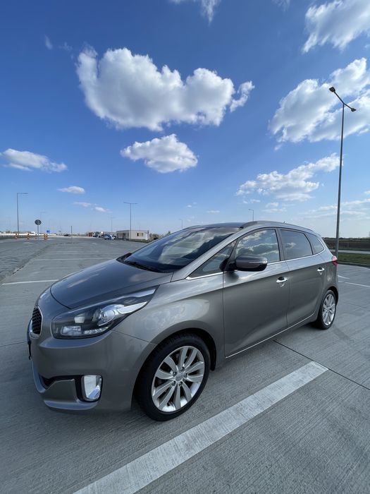 Vand  Kia carens URGENT