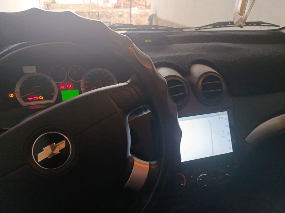 Yangi holatdagi Neksiya 3 sotiladi holati ideal yurgani 10000 ming