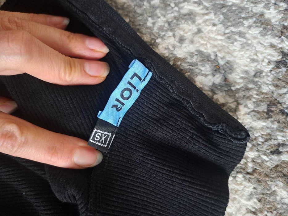 черен еластичен гащеризон