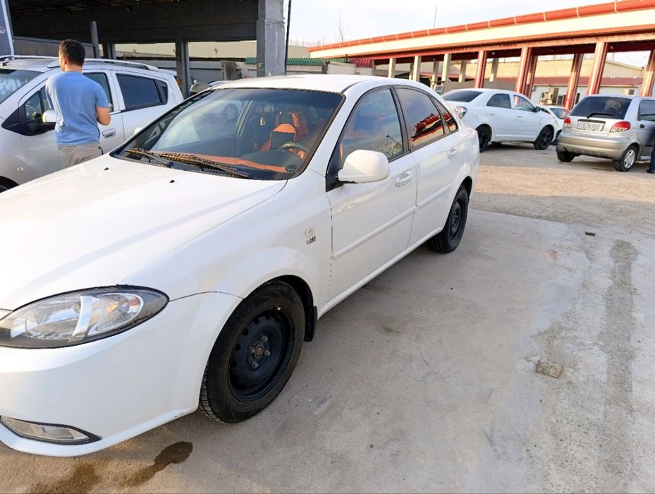 Gentra sotiladi. Evro Avtomat karobka. 2016. Srochno arzon narxda