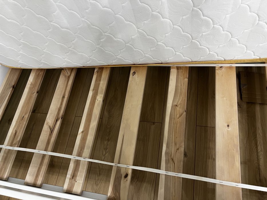 Детская кровать с матрасом