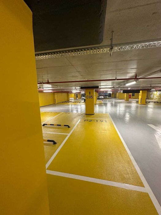 Piramit Tower ofis ijaraga 81m² |Tayyor remont | Parkovka bor | Markaz