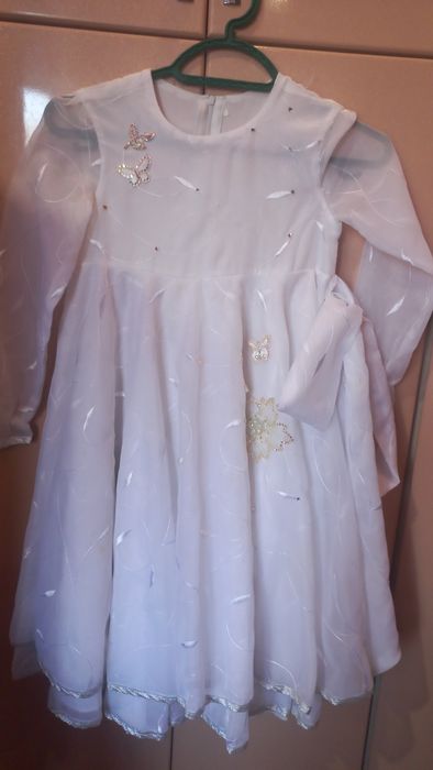 Платья детские праздничные