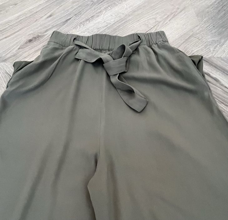 Pantaloni largi 3/4 Pull & Bear de damă