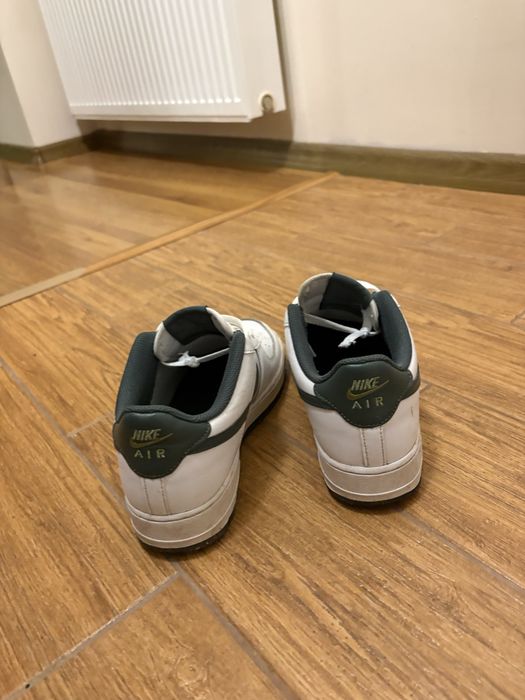 Adidasi nike air force 1