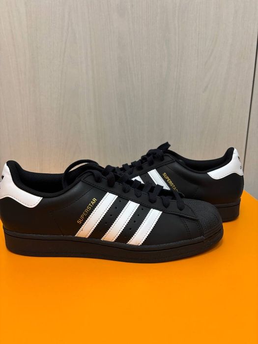 Кроссовки superstar