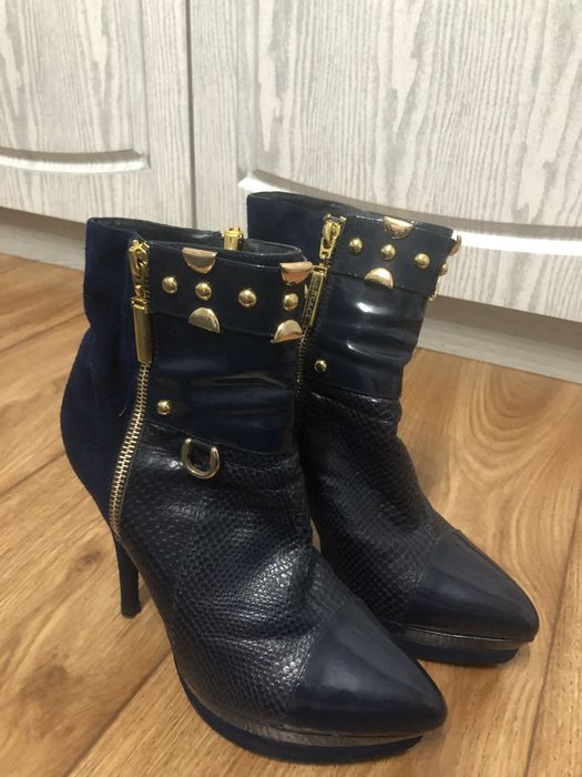 Осенние сапожки Versace