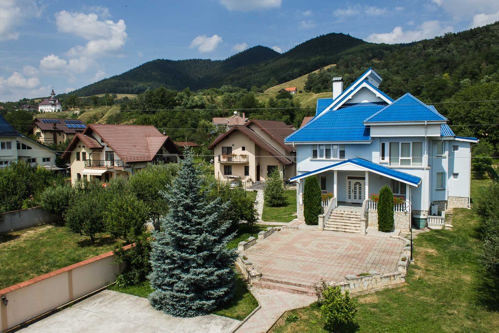 Cazare Revelion 2026 3 NOPTI 12 pers Pension Roua Blue PIATRA NEAMT