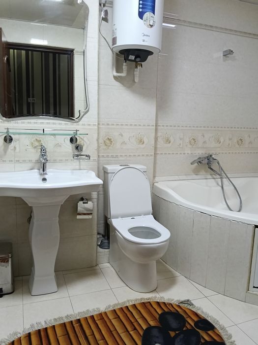 Беруний 3/1/5 Хувайдо Новостройка Узок муддатга Берилади