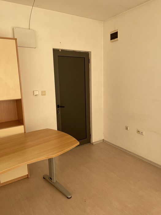 Дава се под наем Офис в Благоевград, Струмско - 22 кв.м за 1500 € - Снимка #4