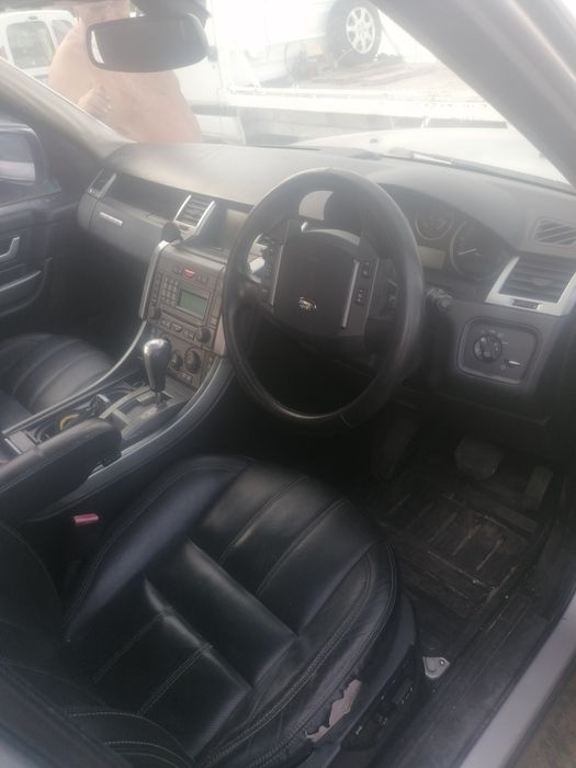 Dezmembrez range rover sport