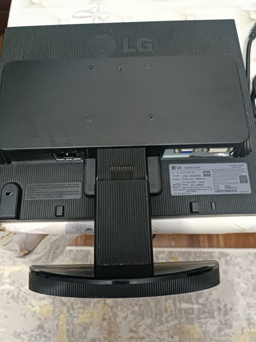 Монитор LG Flatron