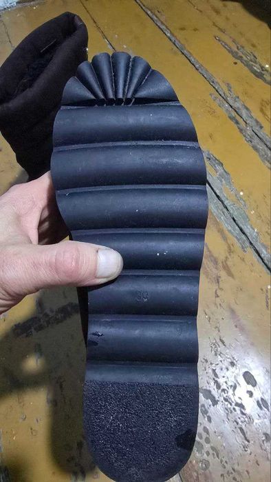 Женские зимние сапоги