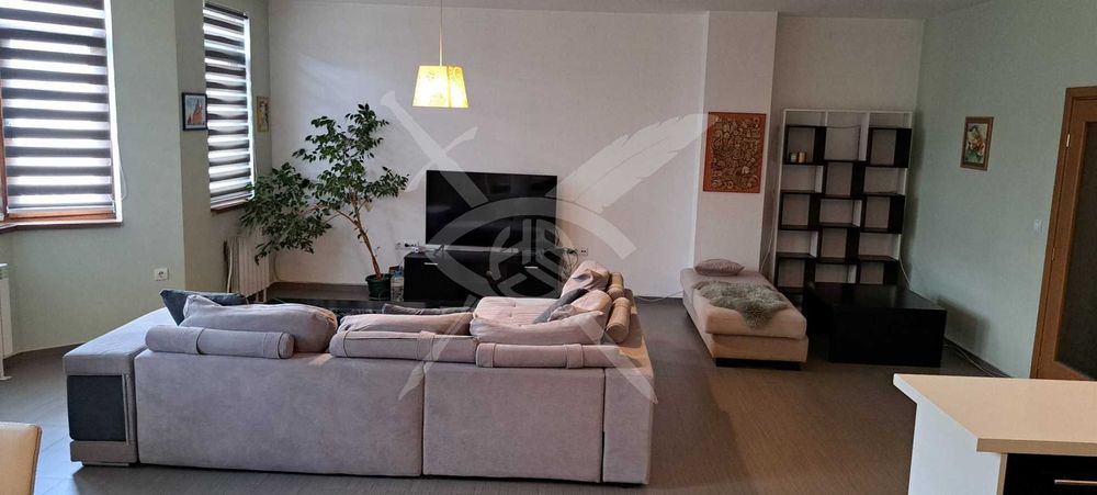 Дава се под наем Тристаен апартамент в София, Център - 130 кв.м за 1600 € - Снимка #2