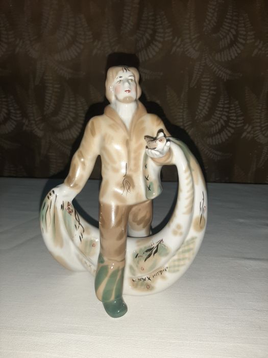 Фарфоровые статуэтки 4 штуки