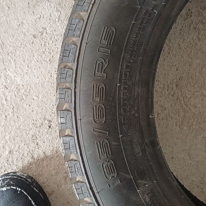 Зимние б/у шины, шипованные