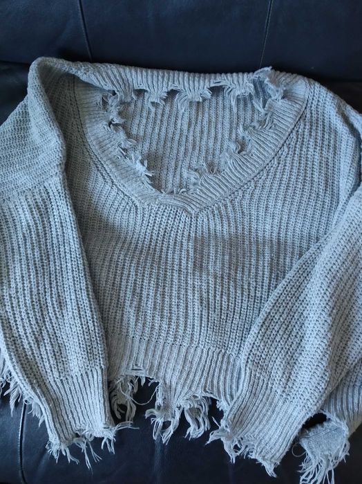 Късо пуловерче сиво