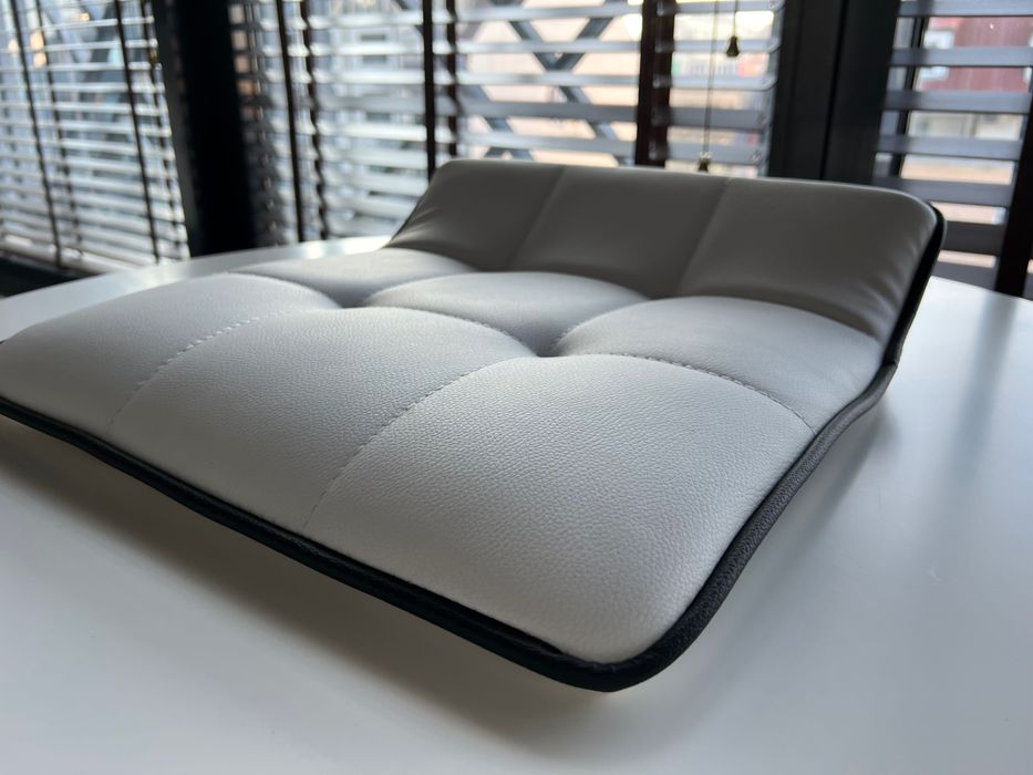 Седалки за бар стол Париж + болтчета и  ключ