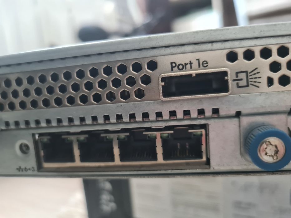 Сервер HP ProLiant DL160 Gen8