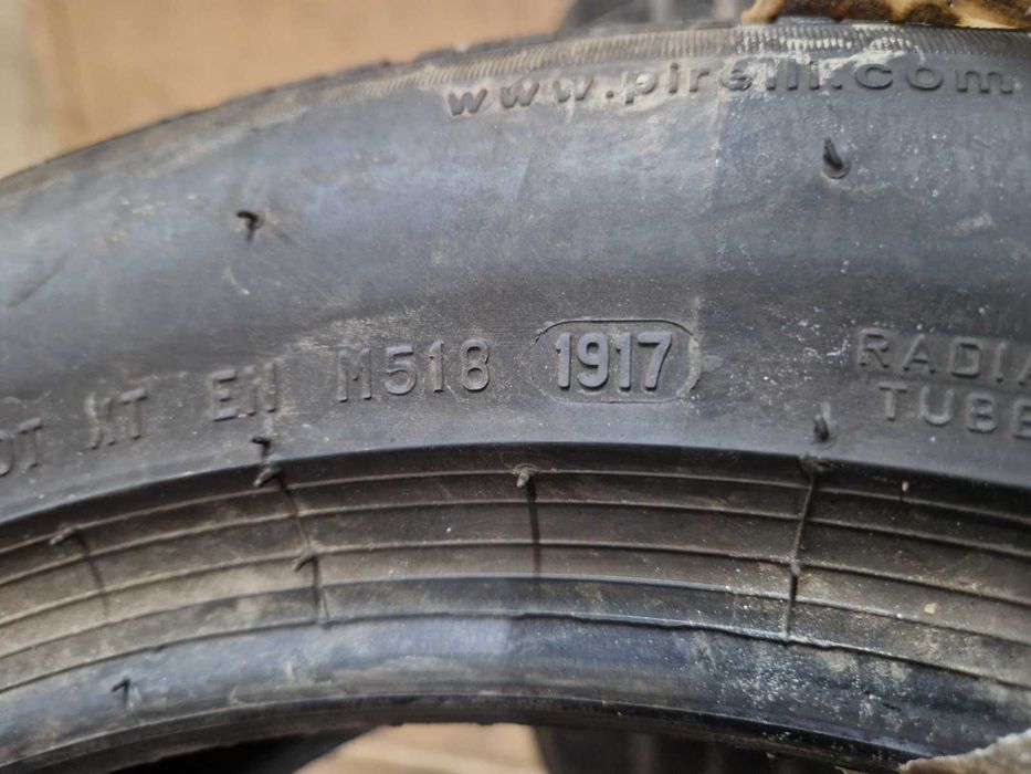 2 Pirelli R17 225/55
зимни гуми
DOT1917