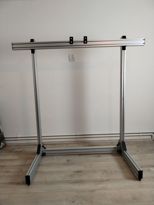 Suport Tv/monitoare multiple.