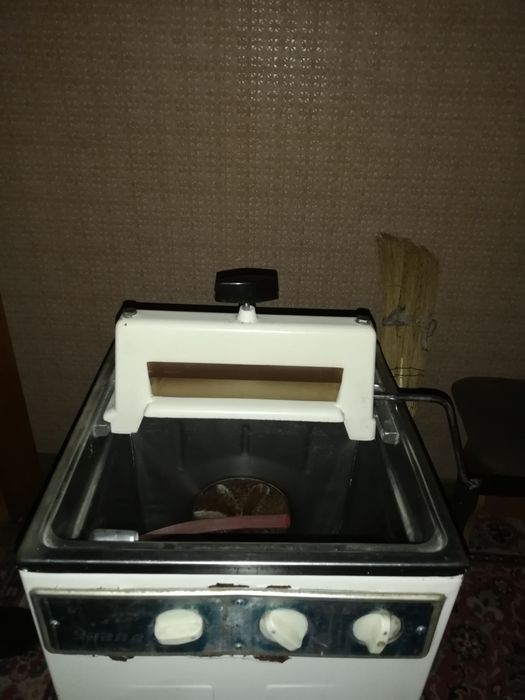 Продам стиралныи машинка Урал