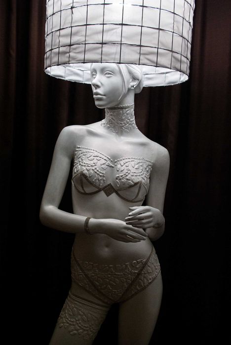 Торшер статуя арт объект