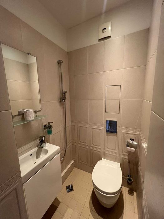 Дава се под наем Тристаен апартамент в София, Център - 115 кв.м за 999 € - Снимка #5