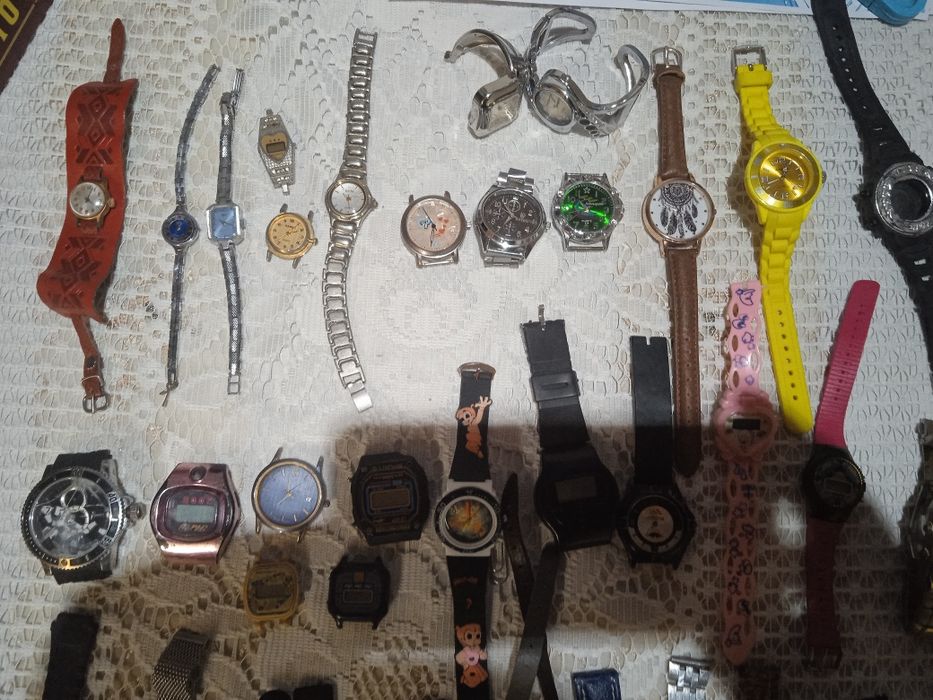 Часы- наручные..