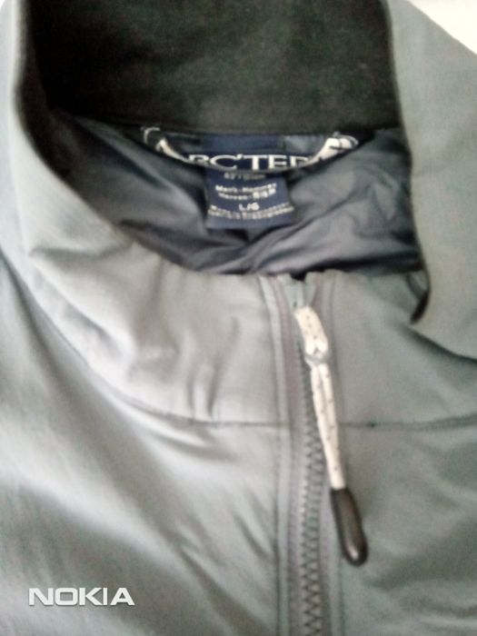 Geaca Arc'teryx L  impecabil