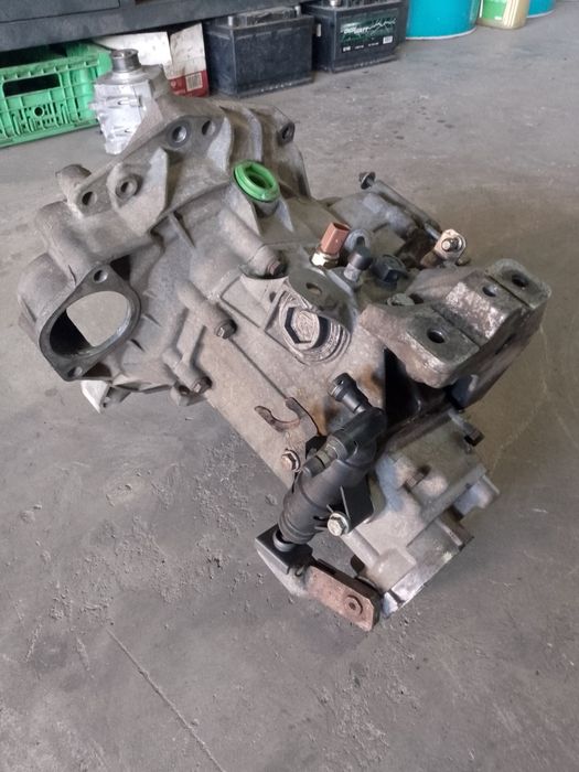 Скоростна кутия за Голф 4 1,6 AKL