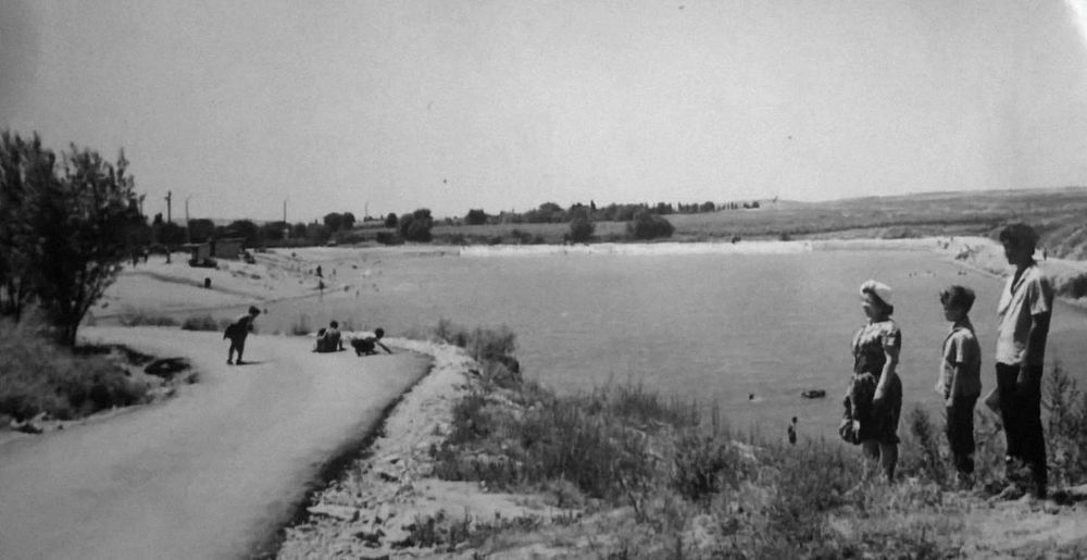 11.4 гектар Бывший лагер " Озера"  продается от Рохат пост ГАИ 35 км