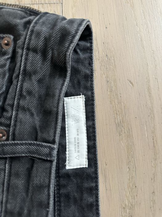 Blugi flared de la zara