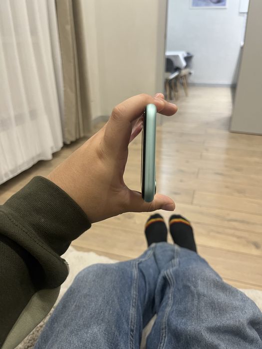 Продам айфон 11 б/у в отличном состоянии