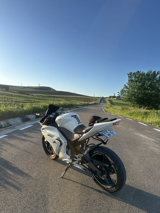 Yamaha YZF 125 Alb Perlat Impecabilă