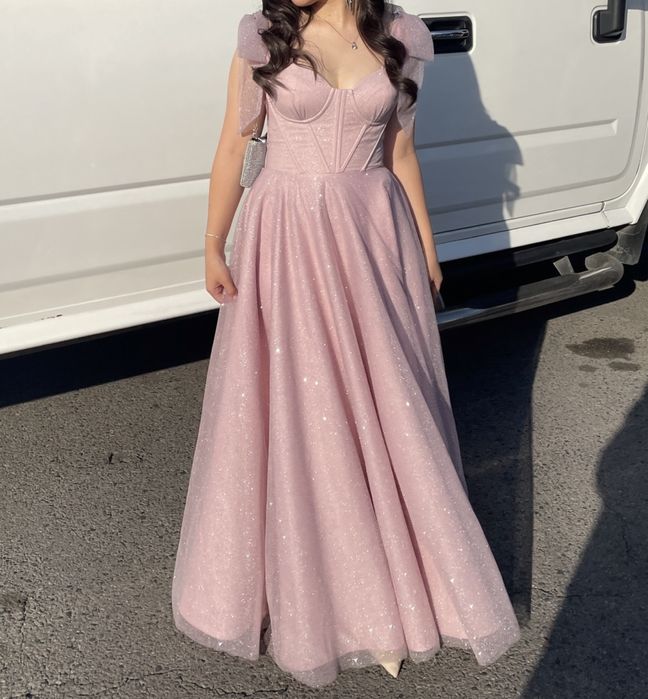 Продам платье на любое мероприятие