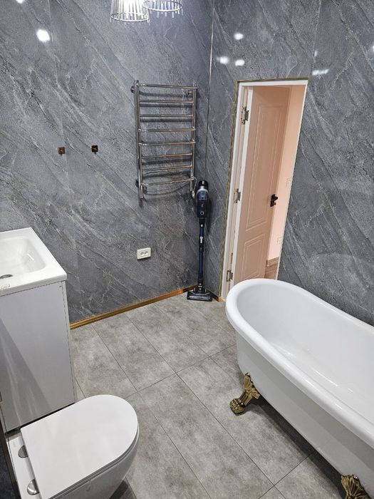 Северный вокзал  4 комнатная