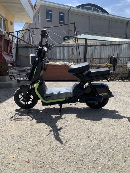 Skuter sotiladi 6 ta akkumlyator