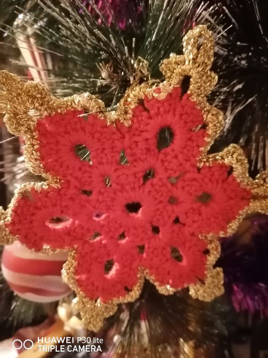 Ръчно изплетени коледни украси