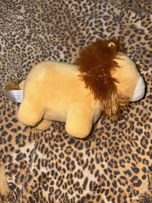 Плюшена играчка лъвче