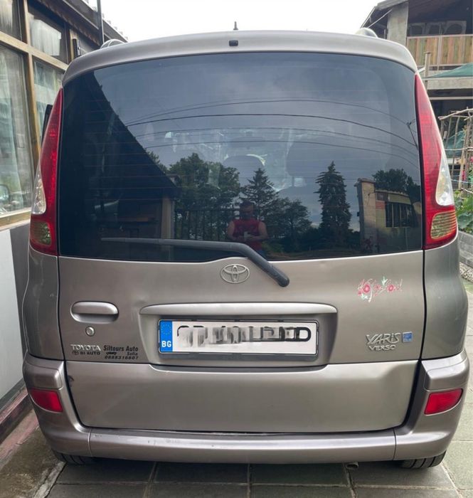 Toyota yaris verso-1,3 vvti benzin.