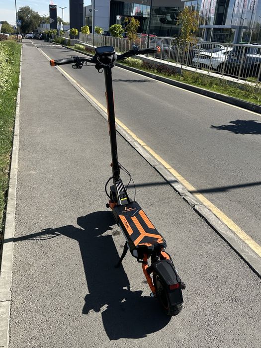 Продам почти новый самокат