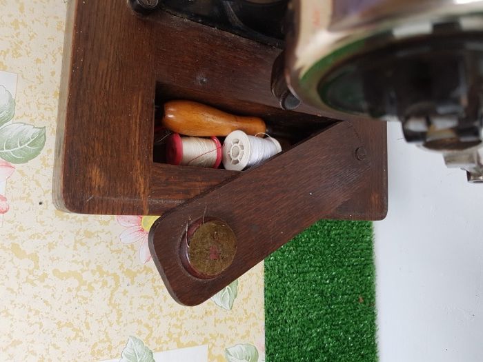 Стара шевна машина Винселман Титан