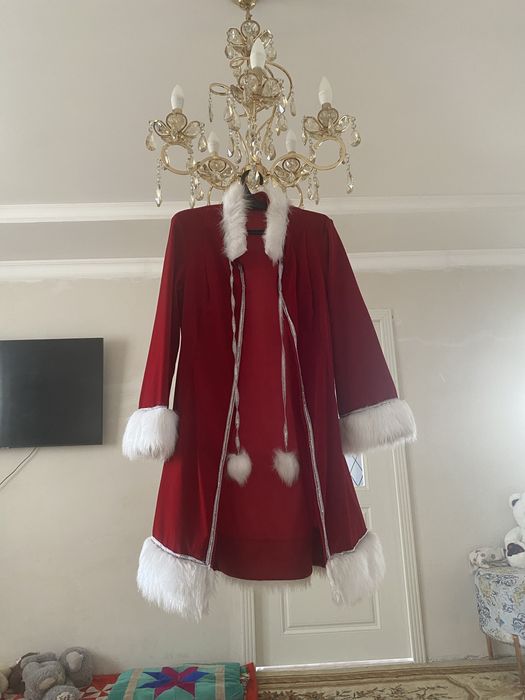 Женская одежда, платья 50-52 р