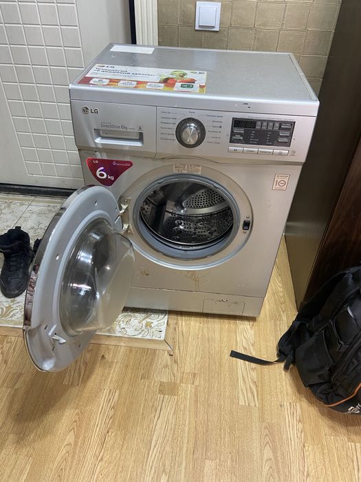 Стироаьная машина LG