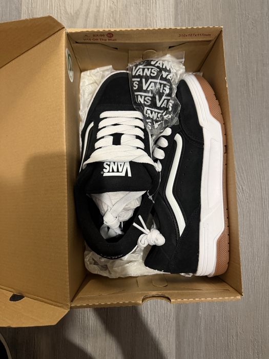 Vans кецове чисто нови с кутия оригинални размер 38